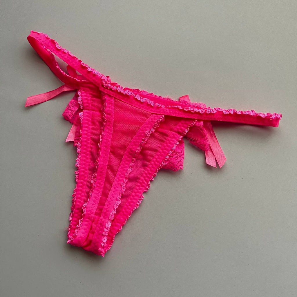 TANGA ENCAJE FUCSIA