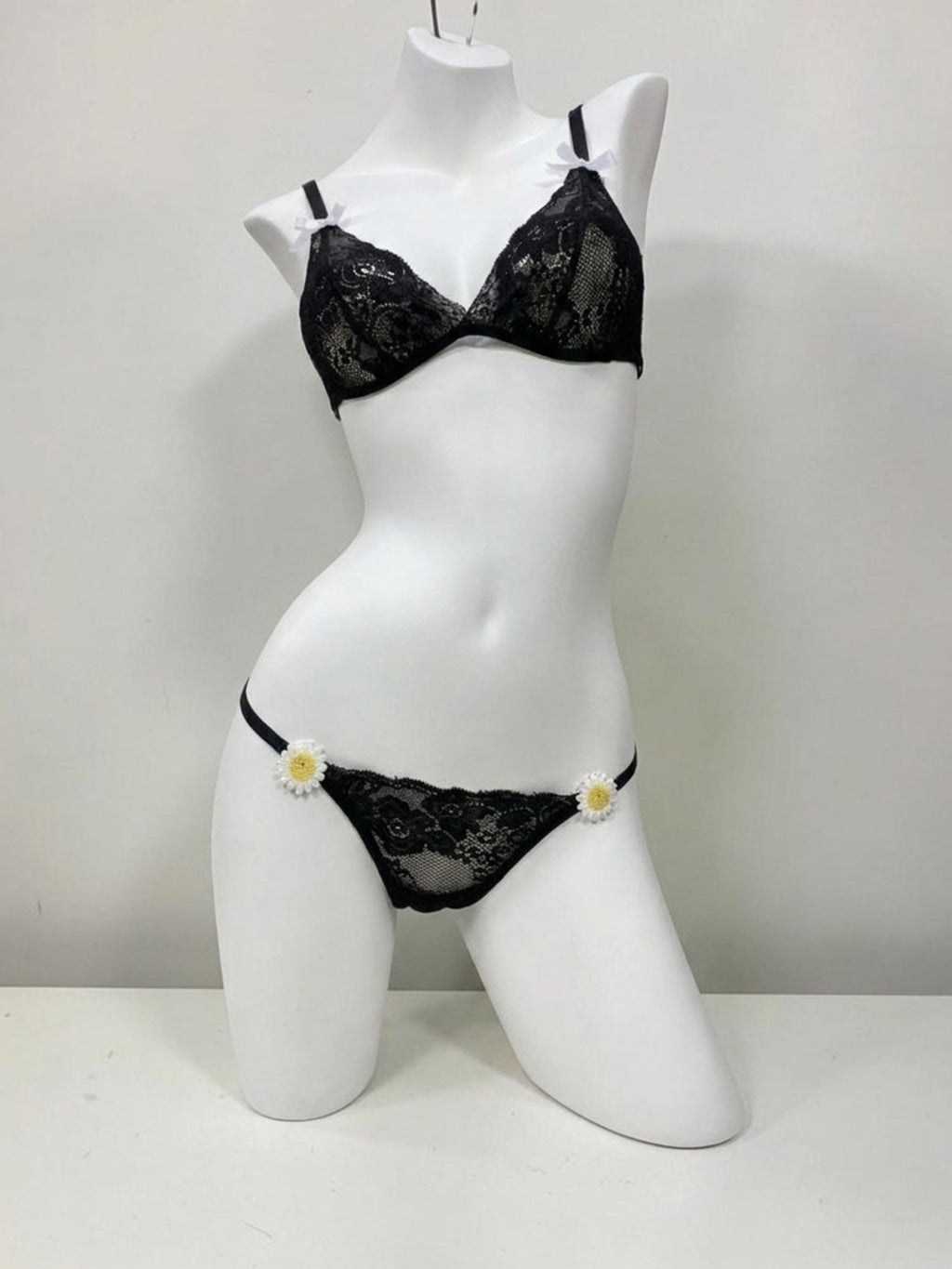 SET ENCAJE FLORAL