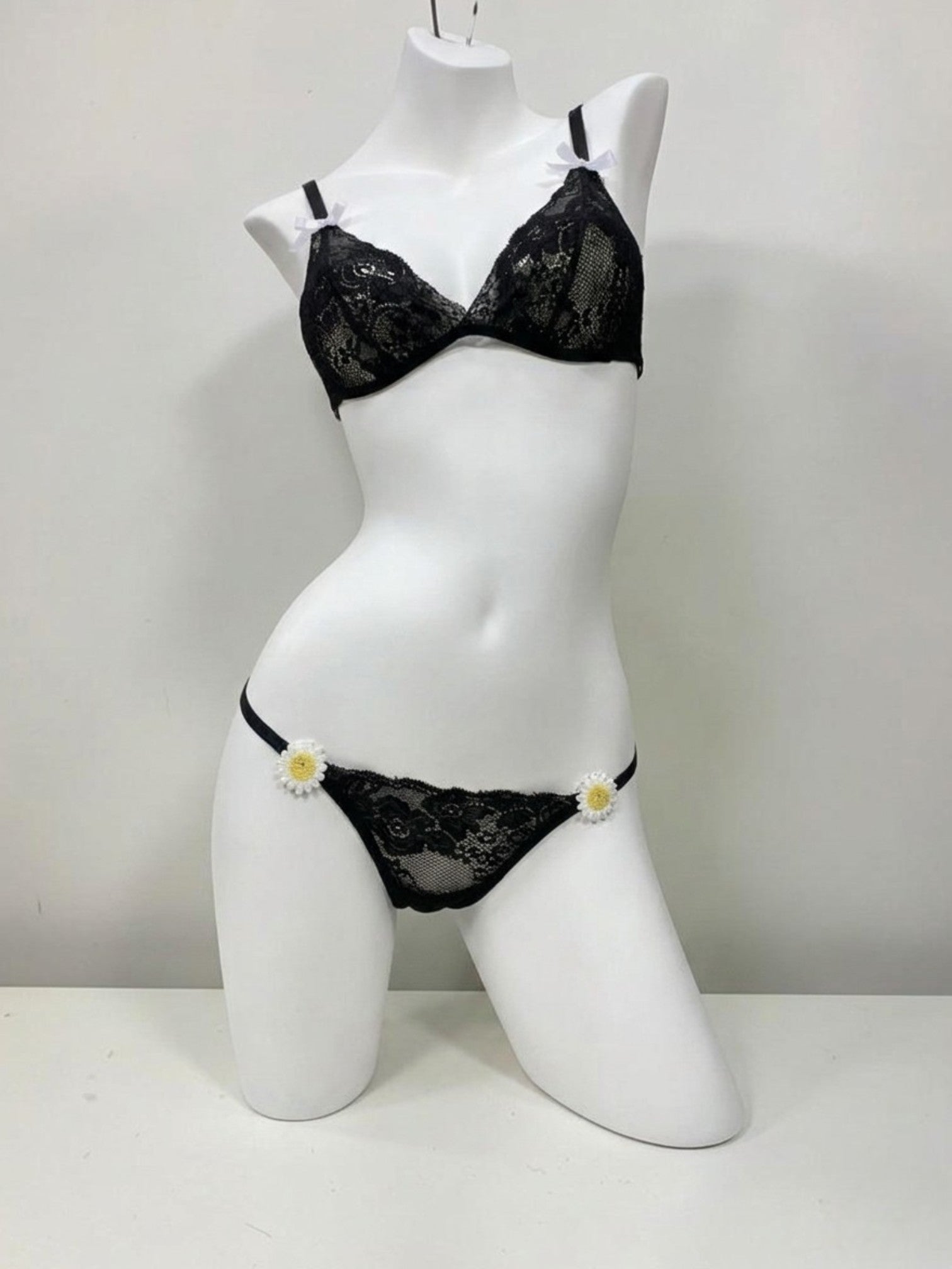 SET ENCAJE FLORAL