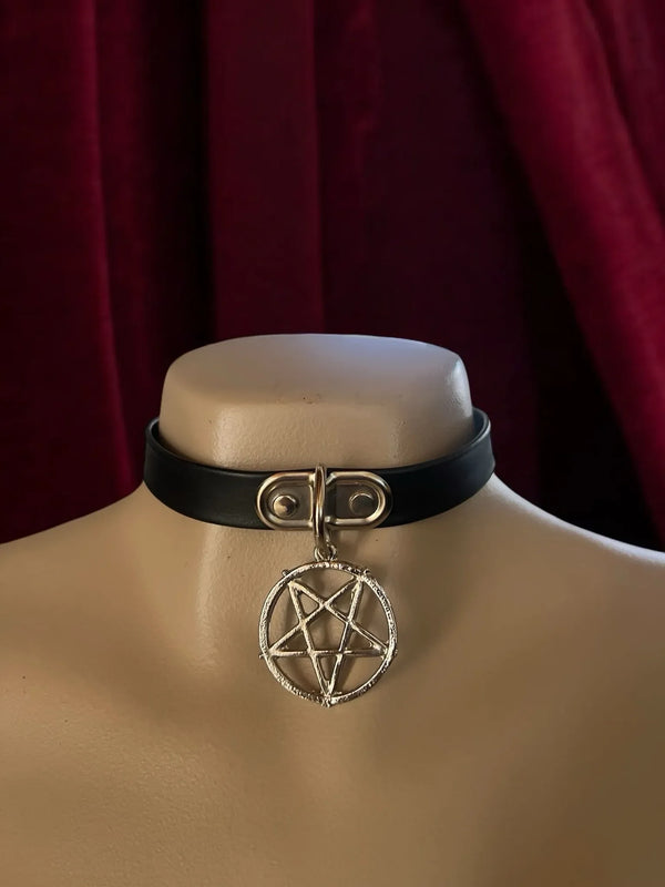 PENTAGRAM CHOKER