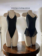 Body obsession + miniskirt