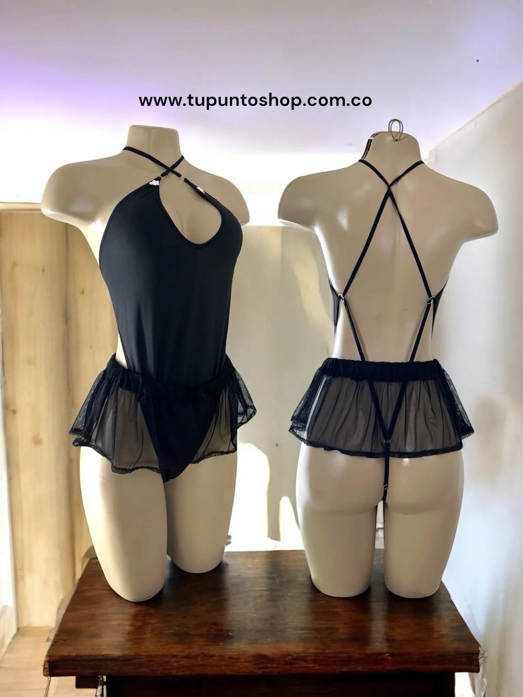 Body obsession + miniskirt