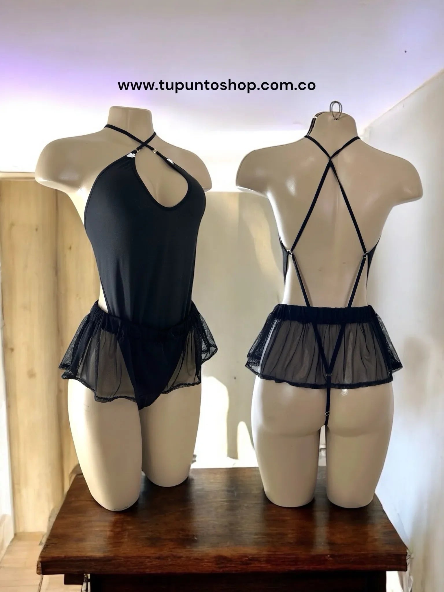 Body obsession + miniskirt