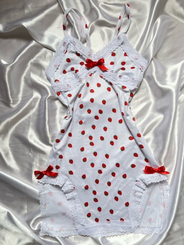 STRAWBERRY DRESS